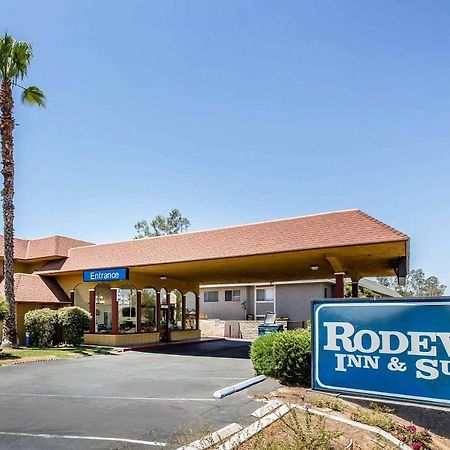 Rodeway Inn & Suites Canyon Lake-Menifee West מראה חיצוני תמונה